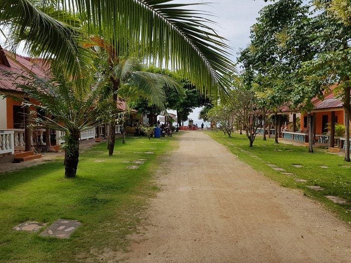 KO Lanta Bee Garden Bungalow